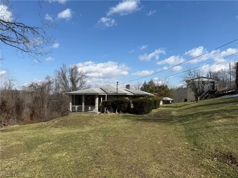 224 Montwell Dr, Mingo Junction, OH 43938