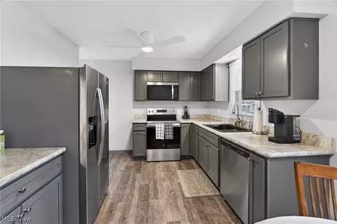 Kitchen - 393 Afton Ave, Boardman, OH 44512 photo 3 of 4