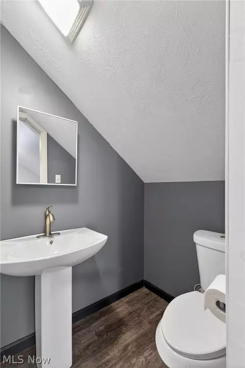 Bath - 393 Afton Ave, Boardman, OH 44512 photo 3 of 5