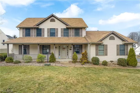 1825 John Carroll Dr SE, Massillon, OH 44646