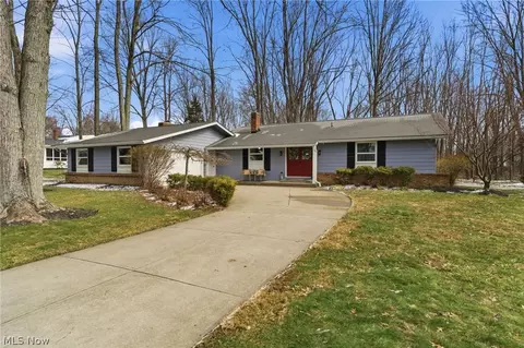 7725 Beaver Creek Dr, Mentor, OH 44060