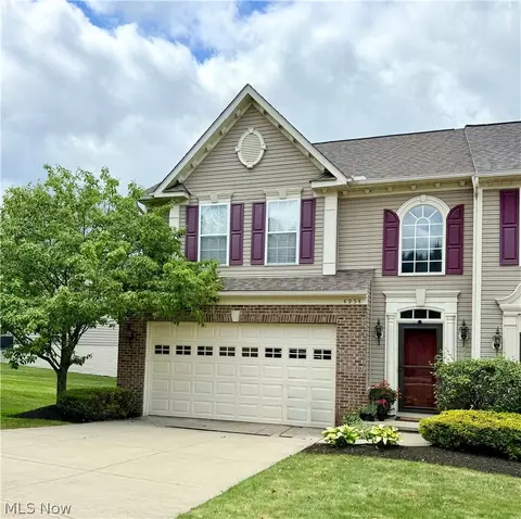 4954 Lake View Dr, Peninsula, OH 44264