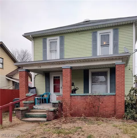 128 N 12th St, Coshocton, OH 43812
