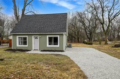 2255 Lake Rd, Akron, OH 44312