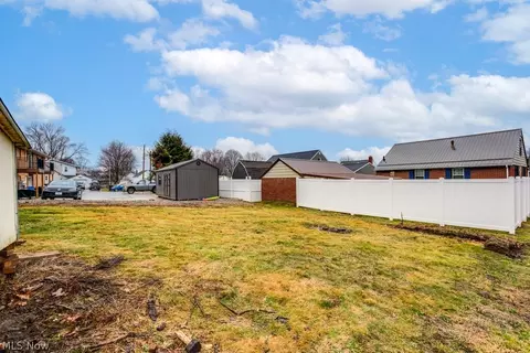 Exterior - 404 Union Ave, Minerva, OH 44657 photo 2 of 3