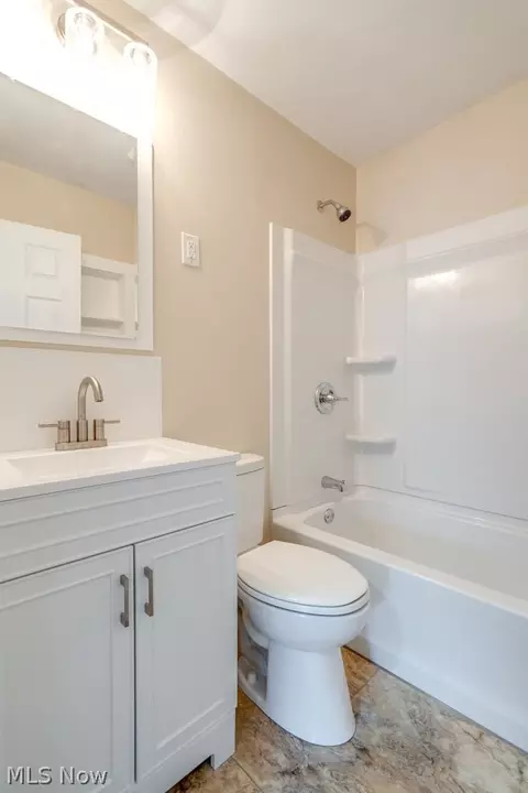 Bath - 404 Union Ave, Minerva, OH 44657 photo 1 of 1