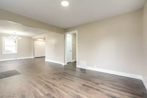 Living - 404 Union Ave, Minerva, OH 44657 photo 5 of 5
