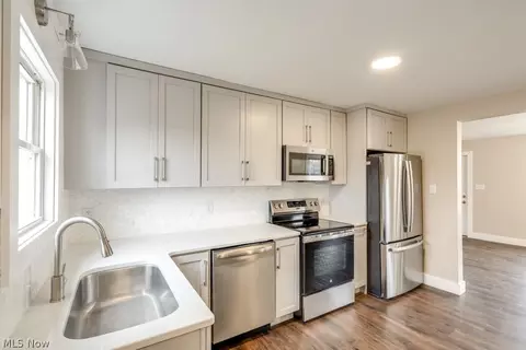 Kitchen - 404 Union Ave, Minerva, OH 44657 photo 1 of 3