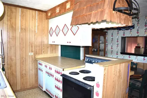 Kitchen - 5309 N Ridge Rd E, Ashtabula, OH 44004 photo 1 of 2