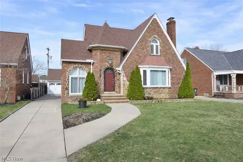 6808 Southington Dr, Parma, OH 44129