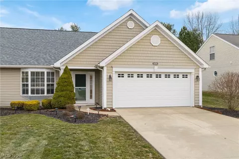 1458 Chesapeake Ave, Louisville, OH 44641