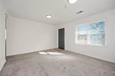 171 S Logan St, Elyria, OH 44035 photo 5