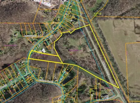 Wright Road Se, Uhrichsville, OH 44683
