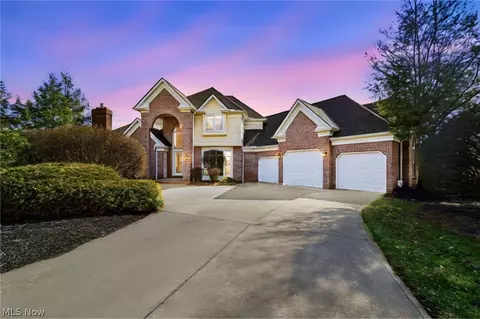 23855 W Rim Dr, Columbia Station, OH 44028