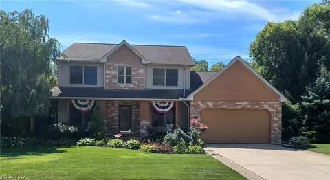 919 Glenview Dr, Huron, OH 44839