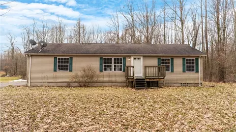 1367 Housel Craft Rd, Bristolville, OH 44402