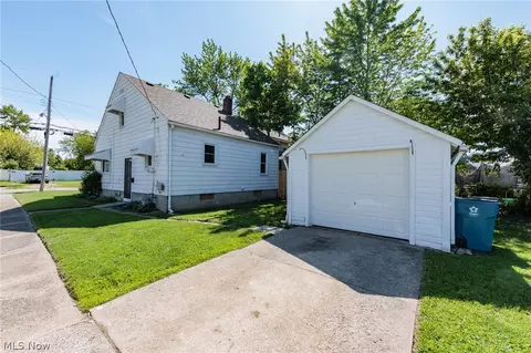 125 E 30th St, Lorain, OH 44055 photo 4