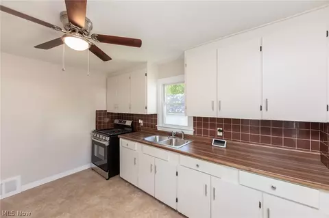 125 E 30th St, Lorain, OH 44055 photo 17