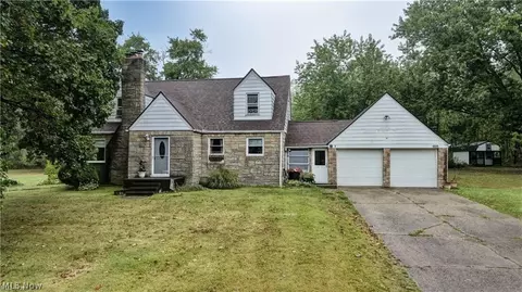10225 Wooster St NW, Massillon, OH 44647