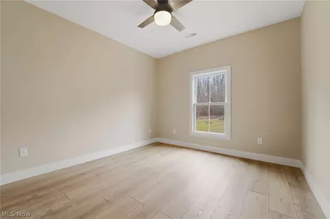 Bedroom - 4656 Carpenter Rd, Ashtabula, OH 44004 photo 6 of 7