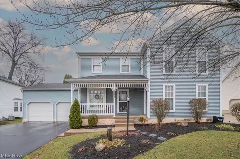 8010 Amberly Cir NW, North Canton, OH 44720