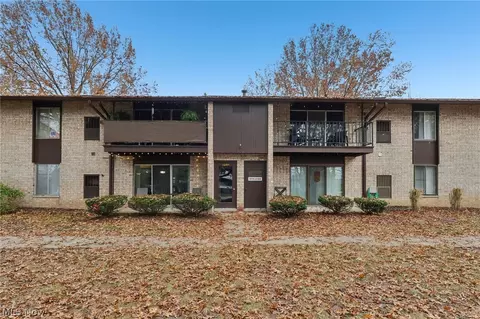 16495 Heather Ln #F103, Middleburg Heights, OH 44130