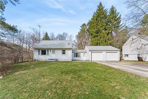 3411 Sweitzer St NW, Uniontown, OH 44685