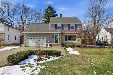 1390 Brainard Rd, Lyndhurst, OH 44124
