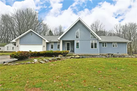 545 Thomas Ln, Girard, OH 44420