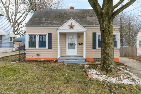 1167 Hilltop Dr, Akron, OH 44310