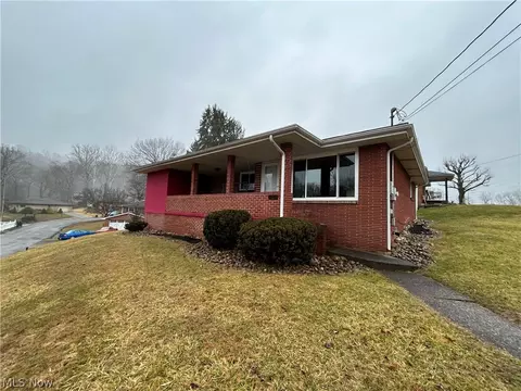 110 White Bell Cir, Wellsburg, WV 26070