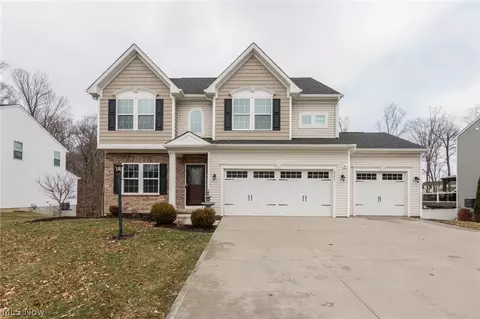6394 Hooper Dr, Medina, OH 44256