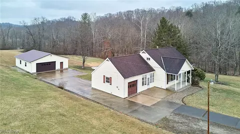 613 S Court St, Harrisville, WV 26362
