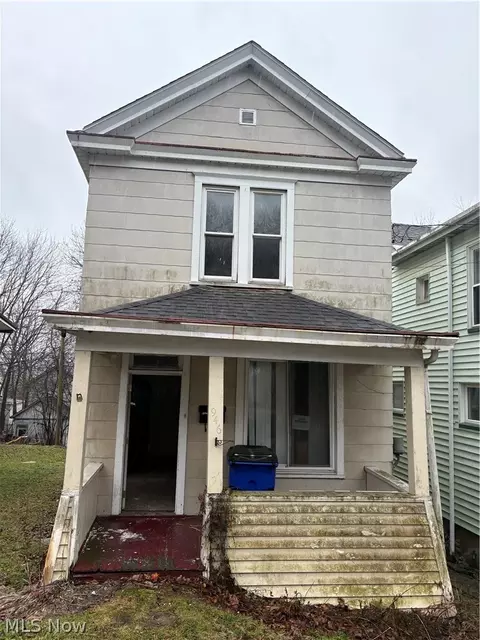 946 Bank St, East Liverpool, OH 43920