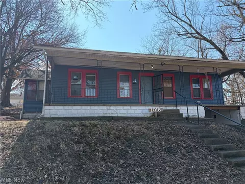 1018 Pershing Rd, Zanesville, OH 43701