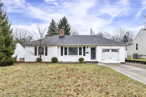 2481 N Haven Blvd, Cuyahoga Falls, OH 44223