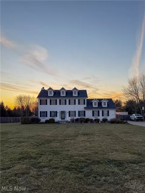 17058 Chamberlain Rd, Grafton, OH 44044
