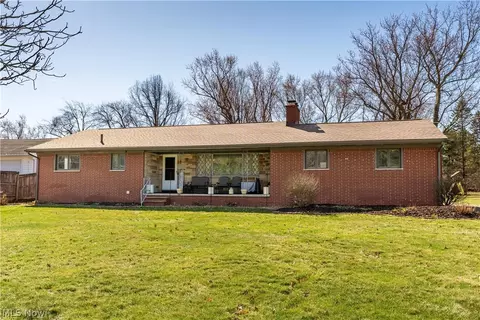 1670 Berna Rd, Akron, OH 44312