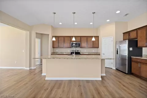 Entry Way - 605 Cedar Crest Dr, Elyria, OH 44035 photo 2 of 3