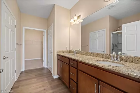 Entry Way - 605 Cedar Crest Dr, Elyria, OH 44035 photo 3 of 3