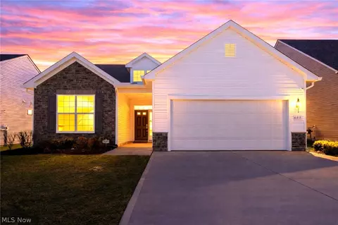 Exterior - 605 Cedar Crest Dr, Elyria, OH 44035 photo 2 of 8