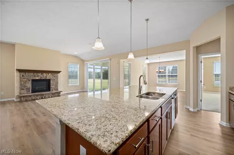 Living - 605 Cedar Crest Dr, Elyria, OH 44035 photo 7 of 8