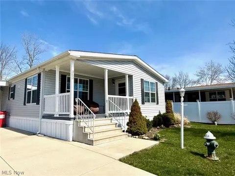 Exterior - 362 Pin Oak Cir, Elyria, OH 44035 photo 1 of 2