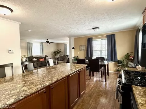 Kitchen - 362 Pin Oak Cir, Elyria, OH 44035 photo 1 of 2