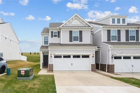 885 Dipper Ln #1, Aurora, OH 44202