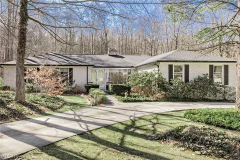 14988 Surrey Downs Dr, Novelty, OH 44072