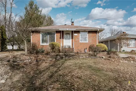 5731 Andover Blvd, Garfield Heights, OH 44125