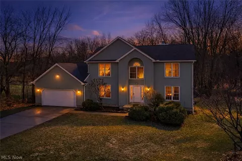 1061 Jonathan Ave, Akron, OH 44333
