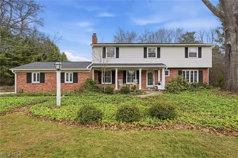 2033 Red Coach Rd NW, North Canton, OH 44720