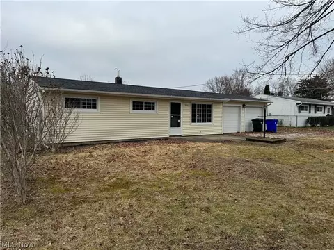 3153 Polly Rd, Ravenna, OH 44266